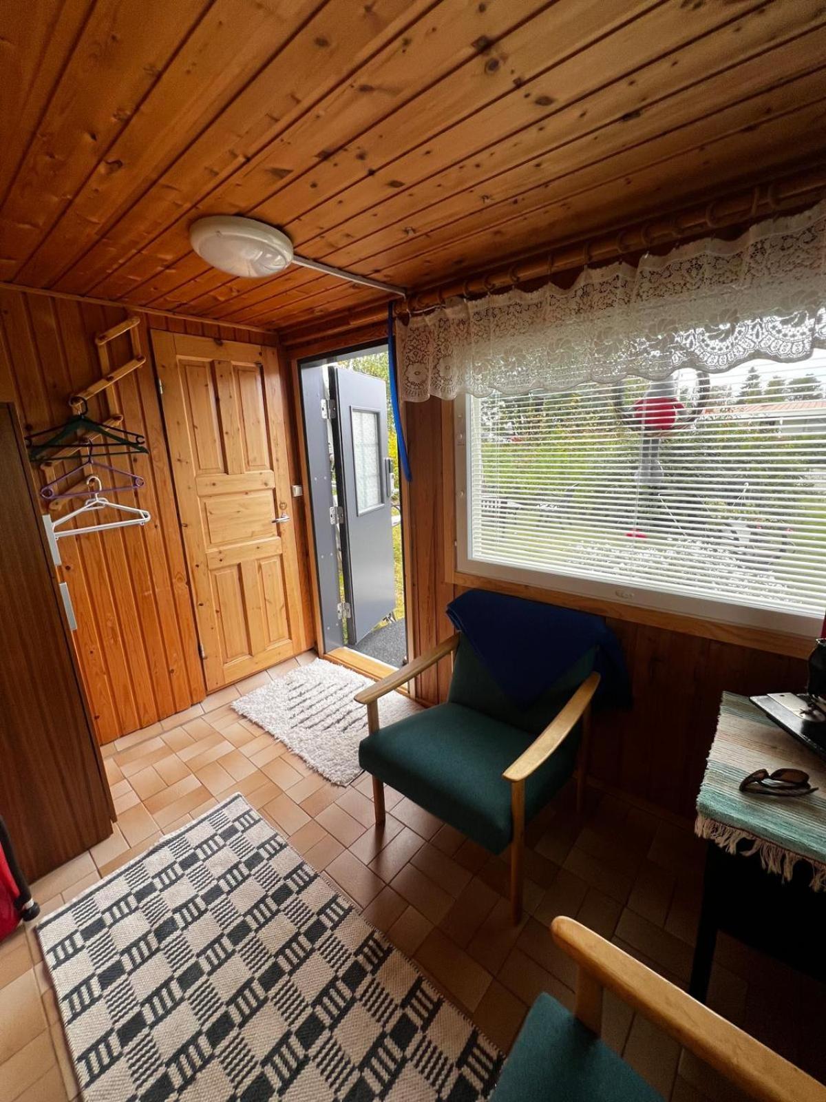Adorable 1-Bedroom Cottage/Guesthouse In Kittilae Exteriör bild